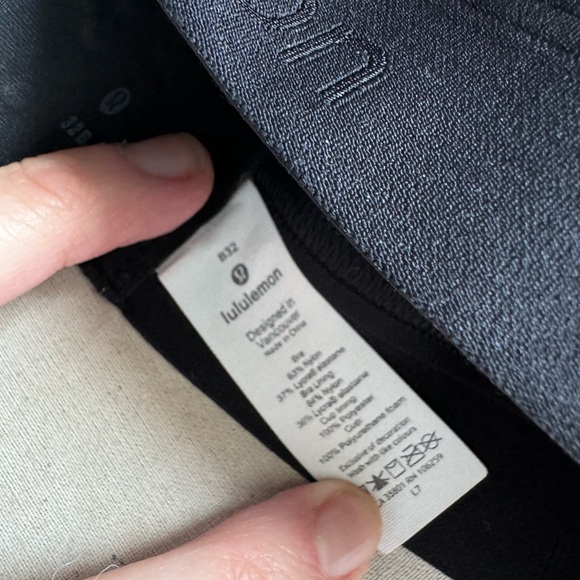 Lululemon Black Sports Bra with Back Clasp - Picture 4 of 8